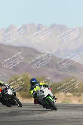 media/Oct-30-2025-Racers Edge (Thu) [[dabbdaf680]]/3-B Group/Session 2 (Turn 14)/